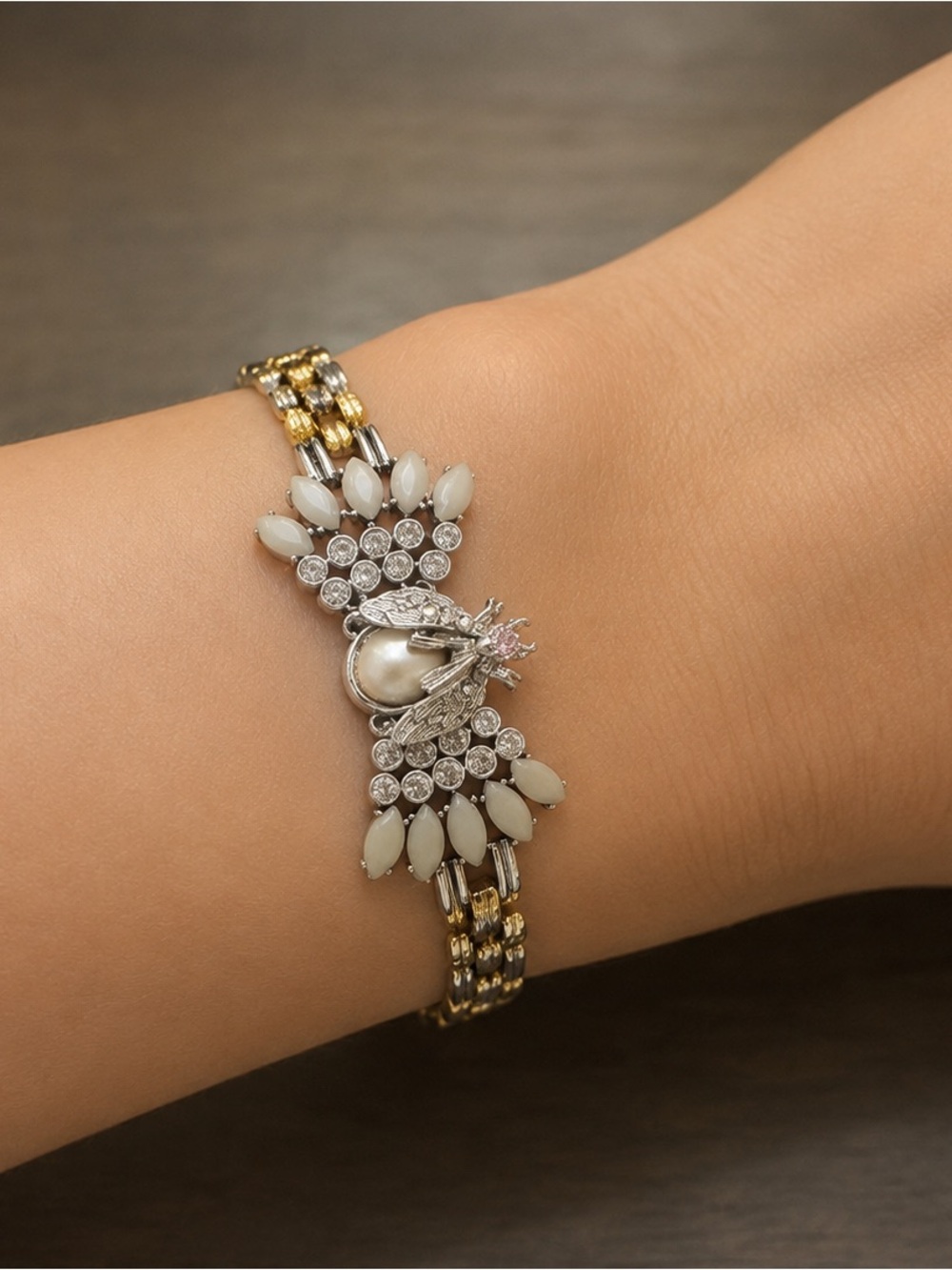 Elegant Two-Tone Pearl & Crystal Women's Bracelet in White